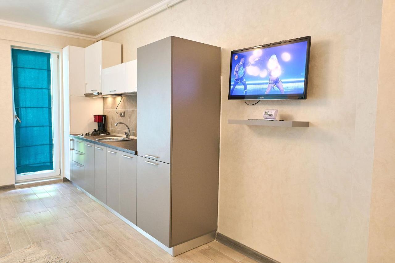 Moonlight Studio - Spa N Pools Beach Resort Mamaia Ngoại thất bức ảnh