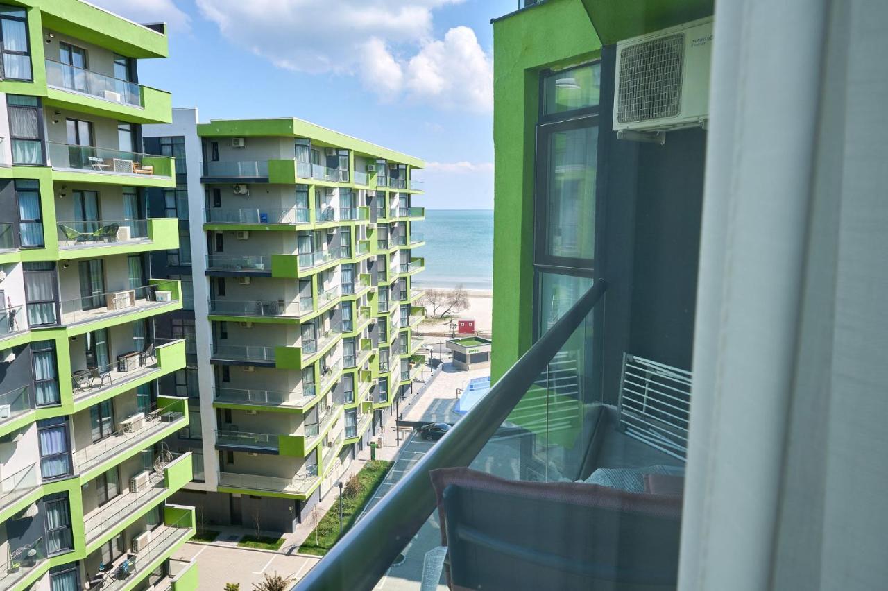 Moonlight Studio - Spa N Pools Beach Resort Mamaia Ngoại thất bức ảnh