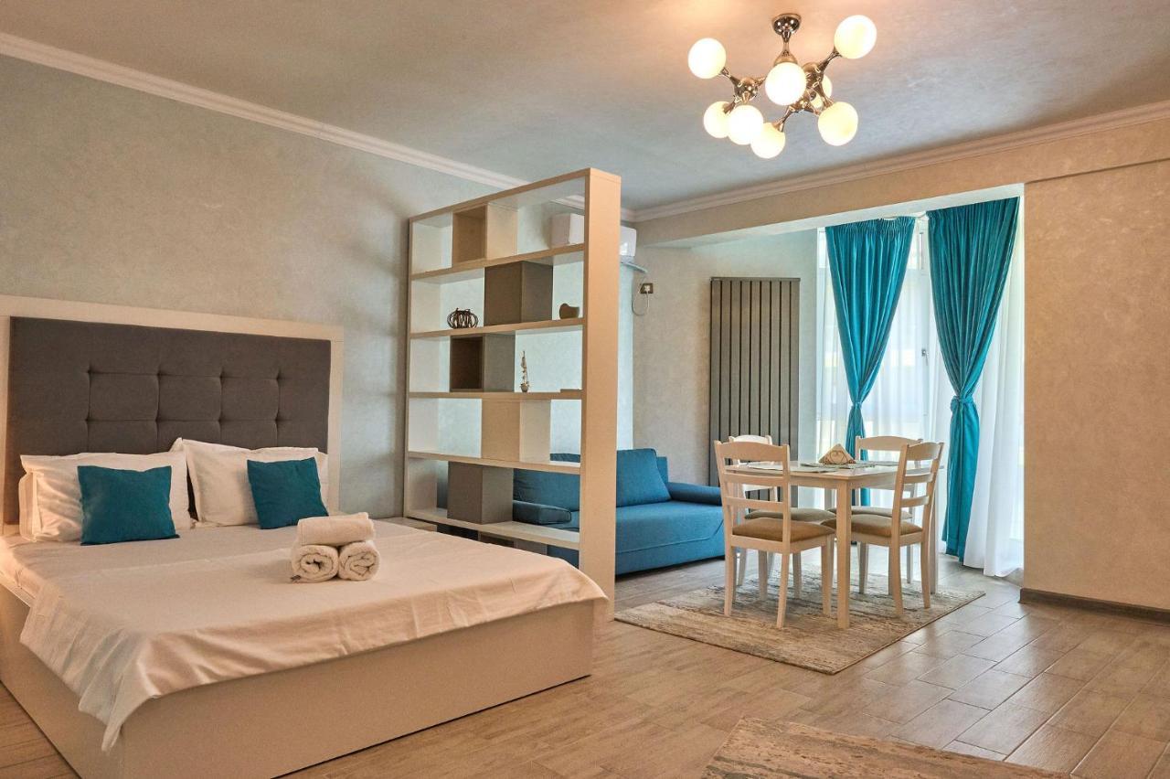 Moonlight Studio - Spa N Pools Beach Resort Mamaia Ngoại thất bức ảnh