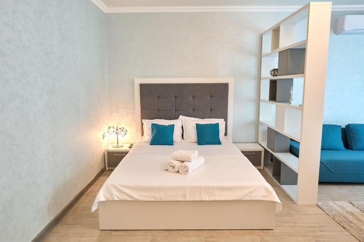 Moonlight Studio - Spa N Pools Beach Resort Mamaia Ngoại thất bức ảnh