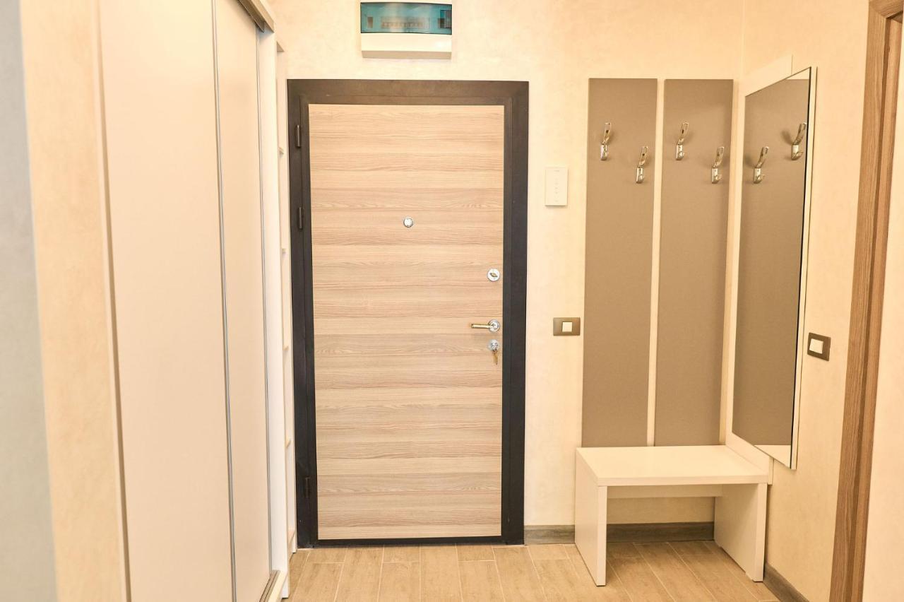 Moonlight Studio - Spa N Pools Beach Resort Mamaia Ngoại thất bức ảnh