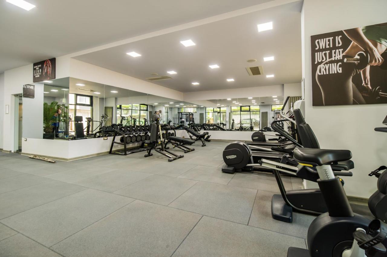 Moonlight Studio - Spa N Pools Beach Resort Mamaia Ngoại thất bức ảnh